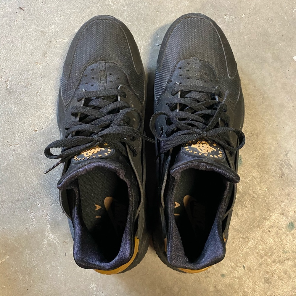 Men’s Nike Huarache Black and Gold